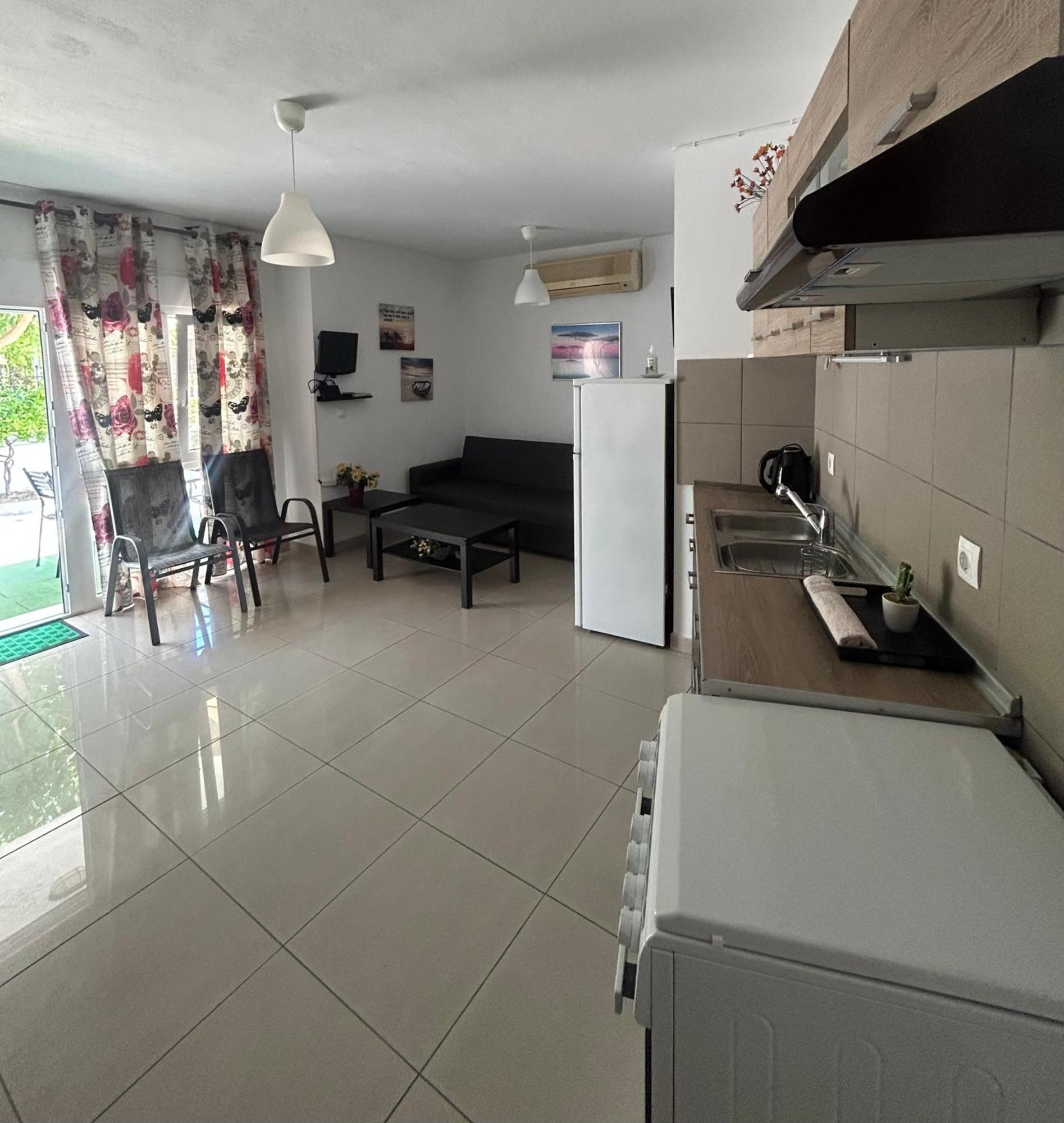 White Paradise Palaiontsiflikion Luaran gambar